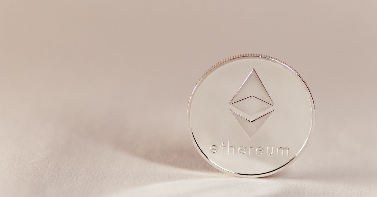 Illustratie van blockchain-beveiliging en smart contract kwetsbaarheden in het DeFi-ecosysteem